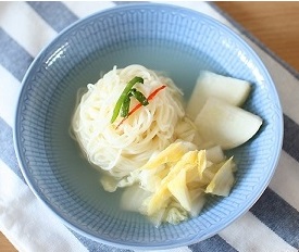 Dongchimi guksu - Radish Water Kimchi Noodle - 동치미국수