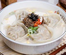 Mandooguk - Dumpling Soup - 만두국