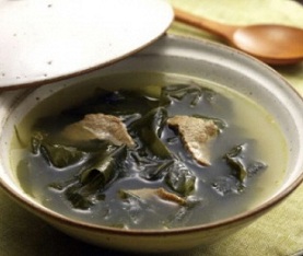 Miyeokguk - Seaweed Soup - 미역국